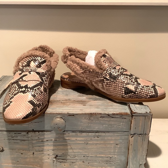 New Aerosoles GABRIELLE Fur Lined Snakeskin Print Slip On Size 7.5 - Picture 5 of 11